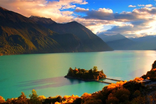 拉薩-林芝-大峽谷-拉姆拉措-達古峽谷-山南環(huán)線-納木措6晚7日游